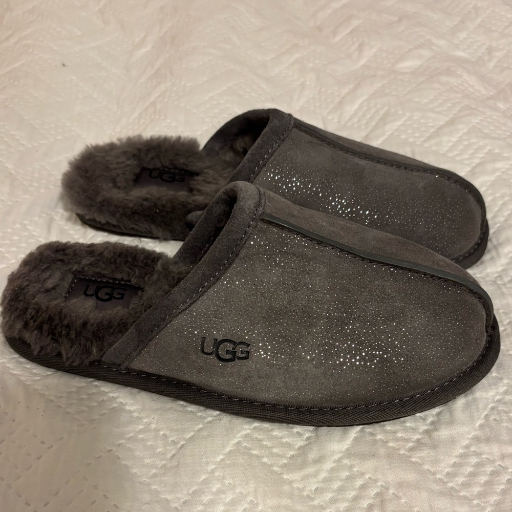 UGG Plush Scuff Slippers Gray Women’s Size 5